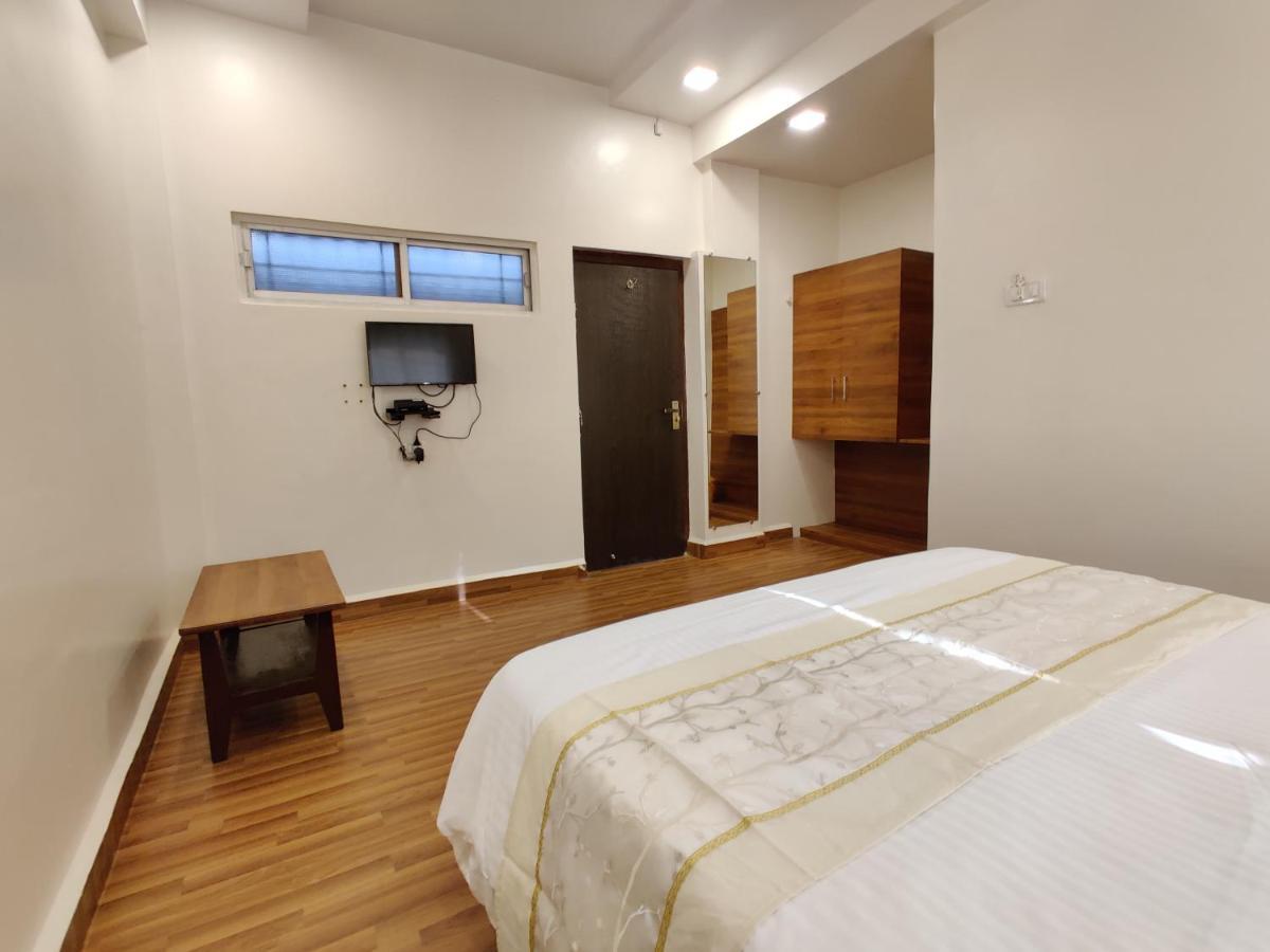 Hotel Surya Grande Kudāl Exterior foto